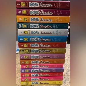 Sorry, this item is no longer for sale (can’t delete) as it’s too heavy to ship.